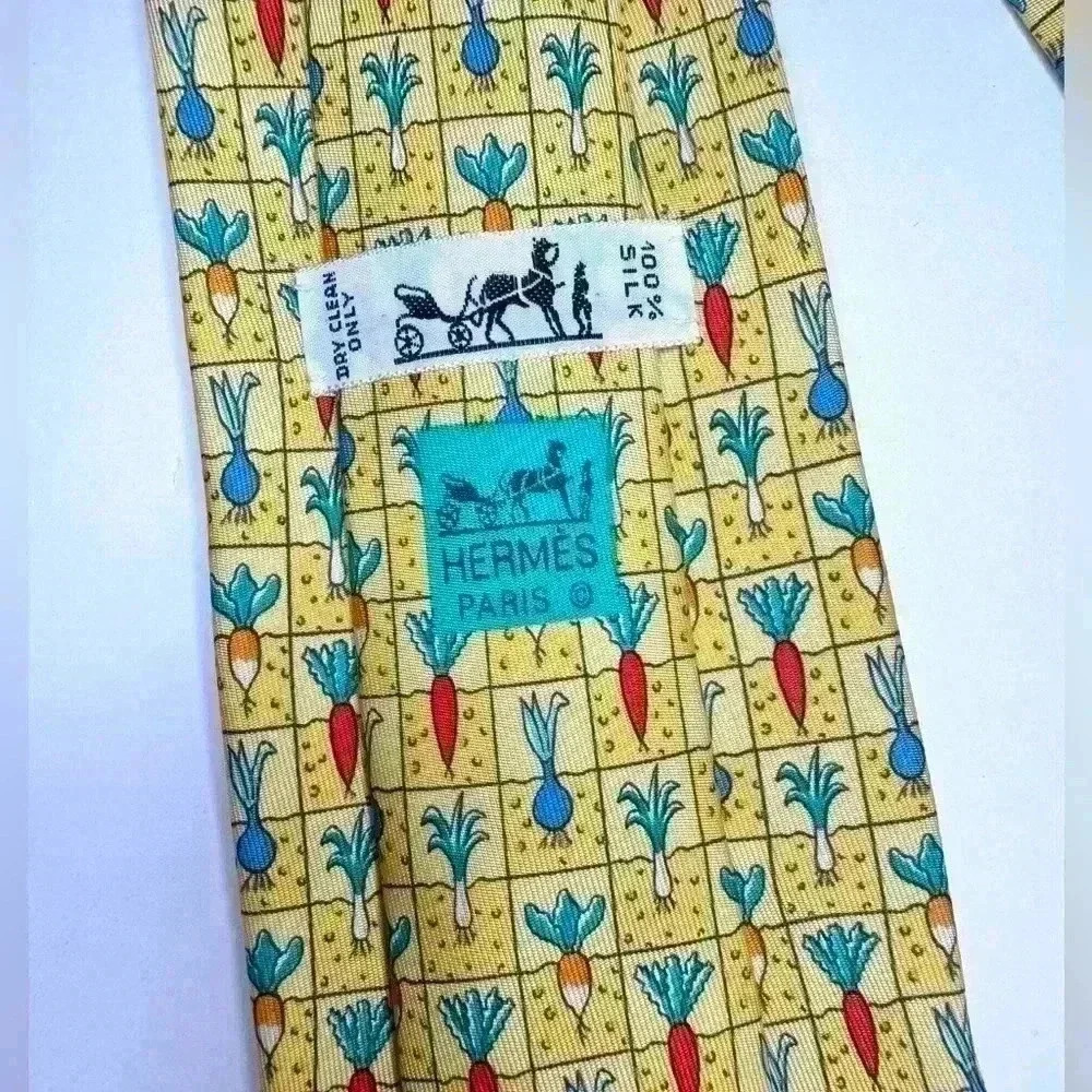 HERMÈS‎ Yellow Coral Vegetables Print 100% Silk Tie Made In France W: 3.5"